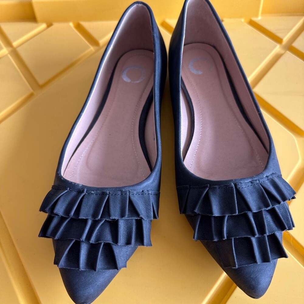 Journee Collection Judy Pointed-Toe Ruffled Ballet Flats 8